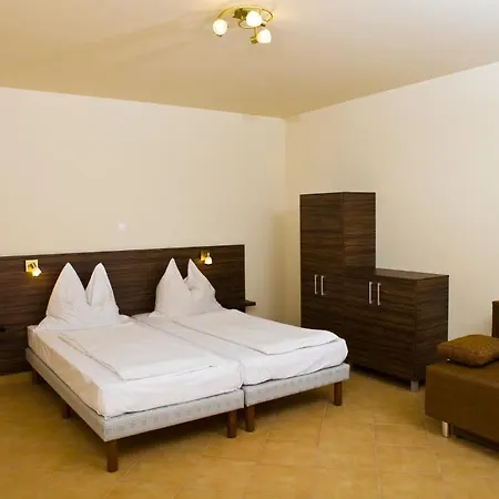 Casa de hóspedes Balaton Eldorado Camping *