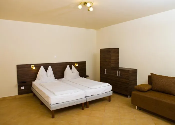 בית הארחה Balaton Eldorado Camping *