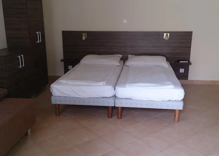 Balaton Eldorado Camping בית הארחה *