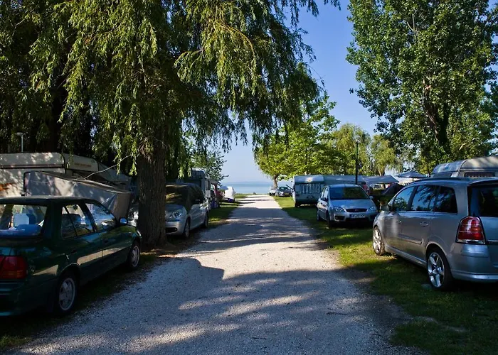 Balaton Eldorado Camping בית הארחה *