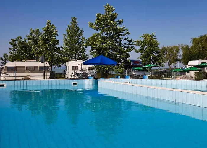 בית הארחה Balaton Eldorado Camping