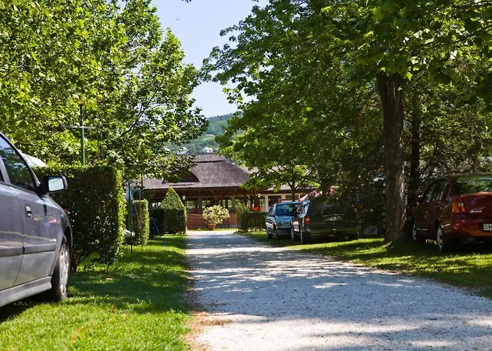 בית הארחה Balaton Eldorado Camping *